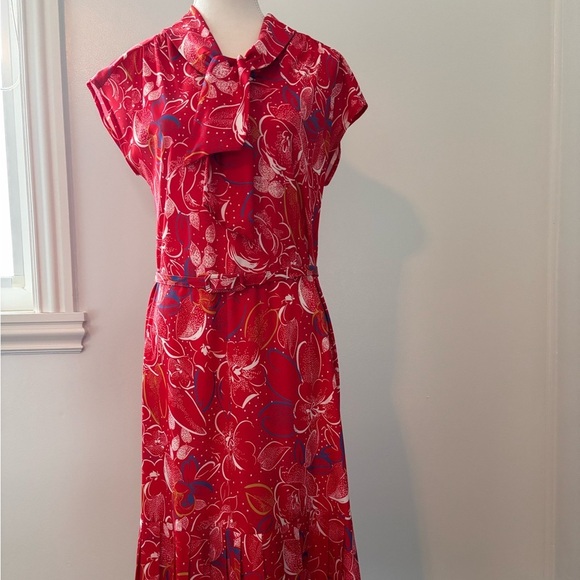 D’Allairds Dresses & Skirts - Vintage D’Allairds Red and White Ruffled Wrap Midi Sundress